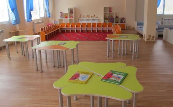 Младежите от БСП-София с акция за повече места в детските градини
