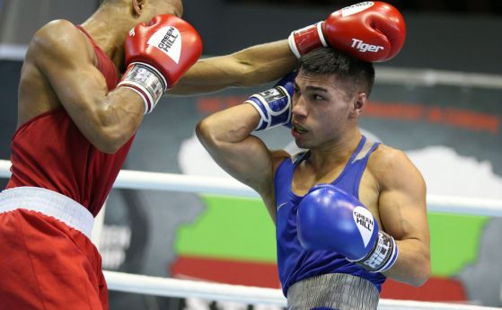 Даниел Асенов стигна до финала на Европейското по бокс