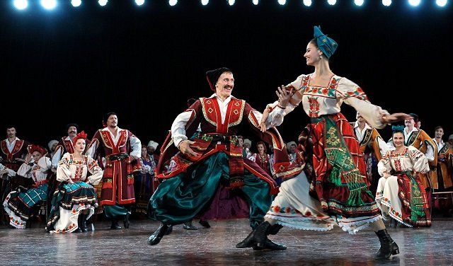 Най-старият музикално-танцов ансамбъл на Русия - световноизвестният Кубански казашки хор