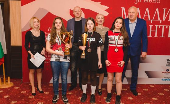  Надя Тончева завоюва интернационалния шахматен шампионат Млади гении 