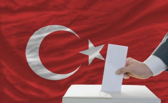 Двама убити по време на местните избори в Турция