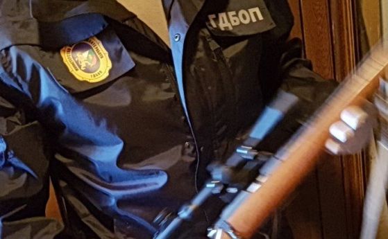 В Казанлък е действала престъпна група за производство и продажба на оръжие (видео)