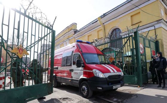 Неизвестен предмет се е взривил във военната академия в Санкт Петербург, разследват опит за покушение