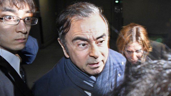 Бившият ръководител на автомобилния алианс Renault-Nissan Карлос Гон е арестуван