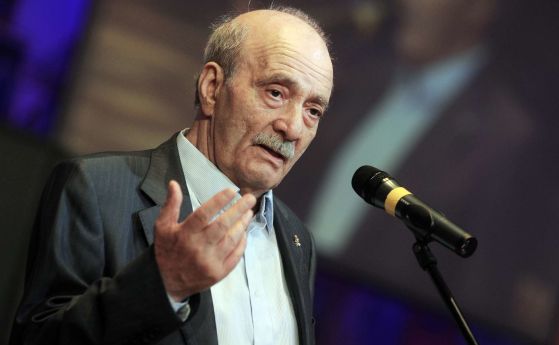 След продължително боледуване на 88 годишна възраст в Русия почина кинорежисьорът