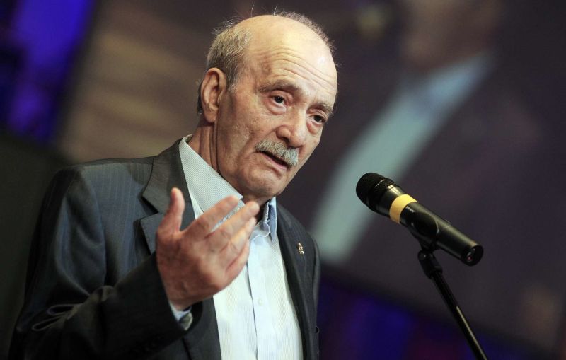 След продължително боледуване на 88-годишна възраст в Русия почина кинорежисьорът