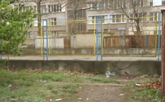 Откриха отрова на детска площадка в Сливен