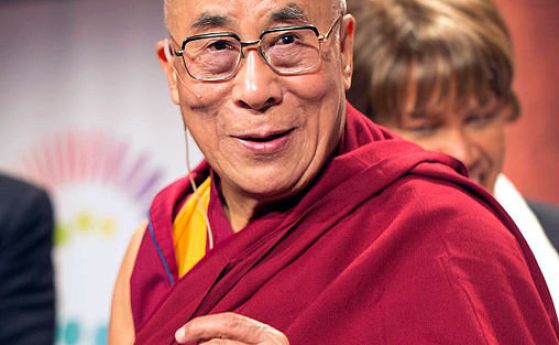 83-годишният Далай Лама приет в болница в Индия