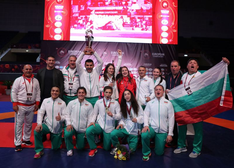 Женският национален отбор по борба на България завърши на второ място