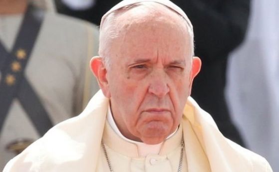 Ватиканът: С шок научихме за пожара в 'Нотр Дам', молим се за огнеборците