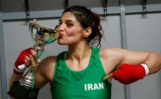 Боксьорка от Иран с риск от арест заради боксов мач