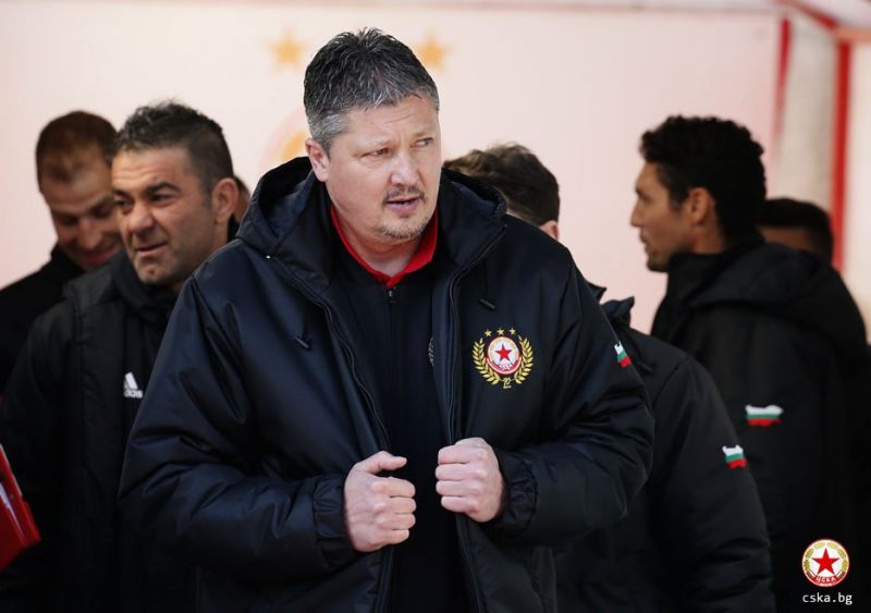 Треньорът на ЦСКА Любослав Пенев не отписа Левски от борбата