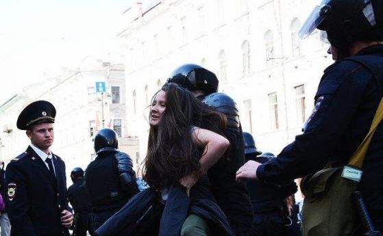  1 май в Русия: над 100 ареста на демонстрации против властта на Путин 