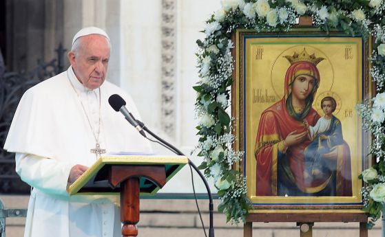 Хиляди граждани се стекоха на бул Цар Освободител за да