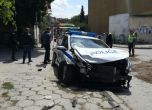 Кола блъсна патрулка, двама полицаи са ранени