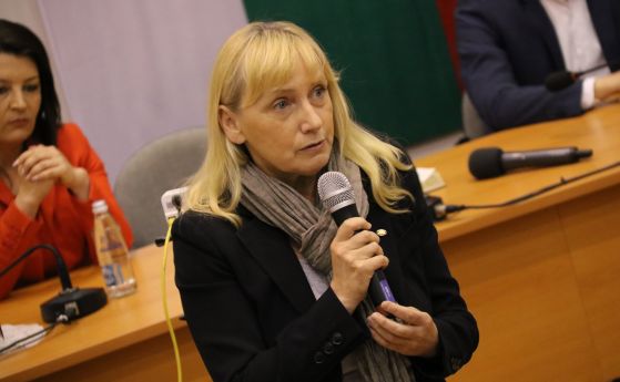  Елена Йончева: Кранчето на газта се държи от Турция, в този момент желаят да ѝ дадат и българското летище 