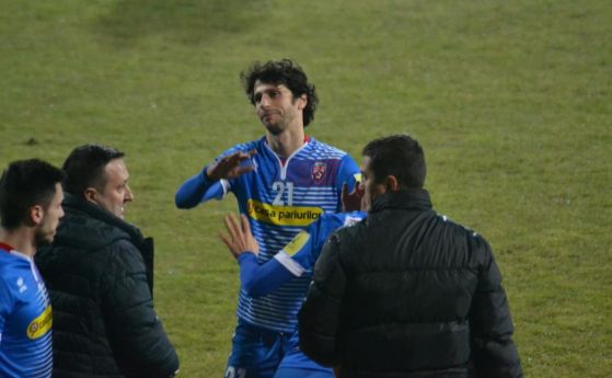 Трима футболисти от румънския шампионат ще преминат в Левски съобщава