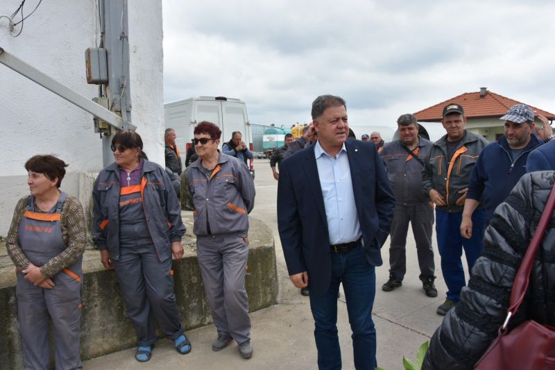 Независимият кандидат за евродепутат Николай Ненчев посети град Кнежа, област