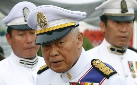 Бившият тайландски министър председател Прем Тинсуланонда една от най влиятелните фигури