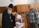 Патриарх Неофит гласува в 6-то училище в столицата