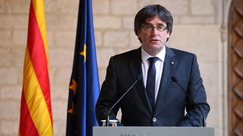 Бившият председател на правителството в Каталония Карлес Пучдемон и екс-заместникът