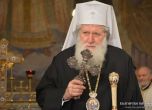 Патриарх Неофит: Оставете децата да се молят на Бога и не им пречете
