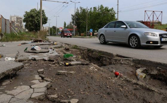 Наводнението в Хасково съсипа улици и домове, отнесе коли