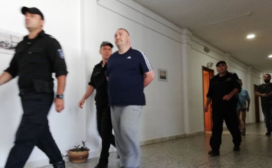 Бургаският окръжен съд остави в следствения арест с мярка задържане