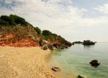 Министерството на туризма ще сезира прокуратурата за бариера пред плажовете на Русалка