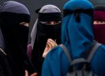 Тунис забрани носенето на никаби и закриването на лицето