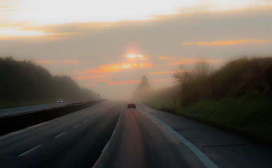 Кандидат-шофьорите да се учат да карат по магистрала, в мъгла и засилен трафик, предлагат експерти