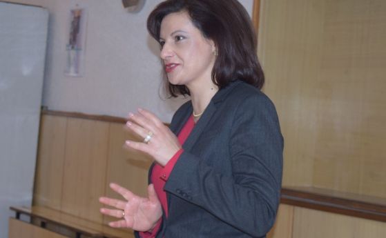 Дариткова: ГЕРБ е 100 процента демократична партия, която промени България