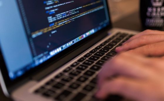  Хакери настояват, че са източили персонални данни на милиони българи и компании. Национална агенция за приходите ревизира опасността 