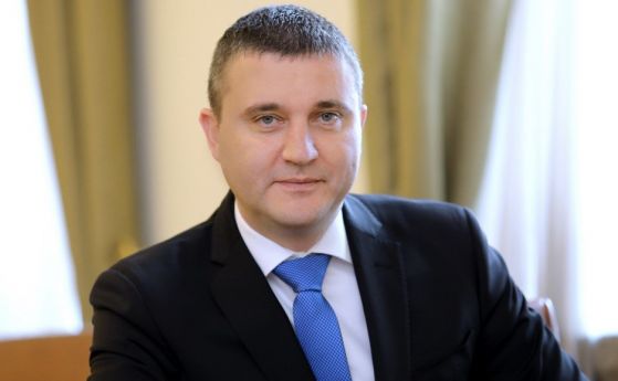Демократична България иска оставката на Горанов заради огромния теч на лични данни от НАП