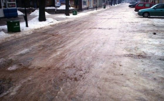 ВКС глоби община Пловдив за заледен тротоар