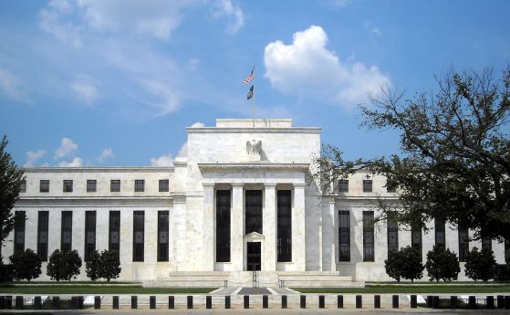 Федералният резерв на САЩ понижи водещите си лихви за първи път от 11 години