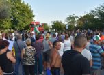 Протестиращи срещу убиването на прасета заради чумата блокираха за цяла нощ пътя Сливен - Ямбол