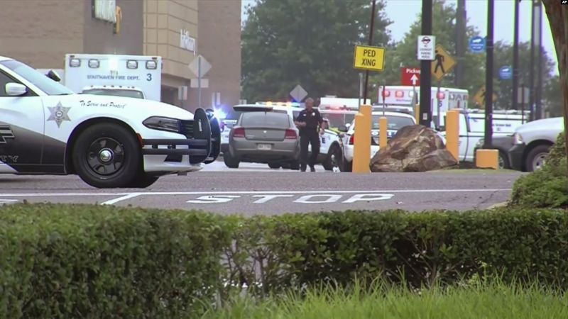 Стрелба беше открита в търговски център в американския град Ел