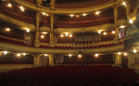 Нощта на театрите идва с някои от най-обичаните български актьори в 16 града на 16 ноември