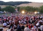 Хиляди се събраха в Жеравна за фестивала на народната носия