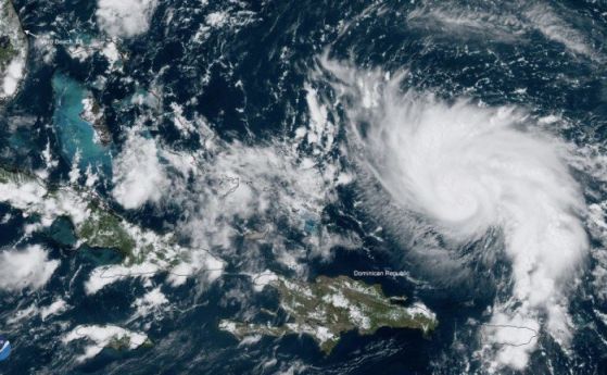 Ураганът 'Дориан' достигна четвърта 'много опасна' степен