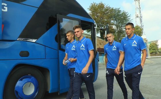 Левски замина на лагер в Добринище с почти цял отбор юноши