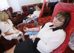 Депутати дариха кръв в парламента (снимки)