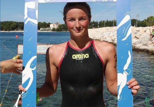 Талантът на Еврофутбол Василики Кадоглу спечели плувния маратон в Ровин