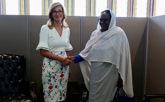 Захариева се срещна с първата жена външен министър на Судан