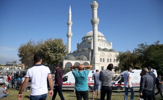 Двама починали от инфаркт заради труса в Истанбул, 43-ма са ранени