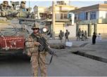 Президентски избори в Афганистан, бомба рани 15 мъже пред секция