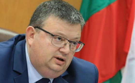 Цацаров отхвърли искането на ВМРО за закриване на Българския хелзинкски комитет