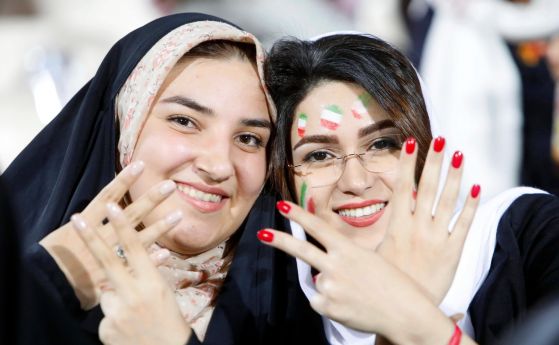 Иран пусна жените на стадиона