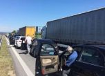 Цистерна аварира на Хемус, километрична опашка от коли на магистралата